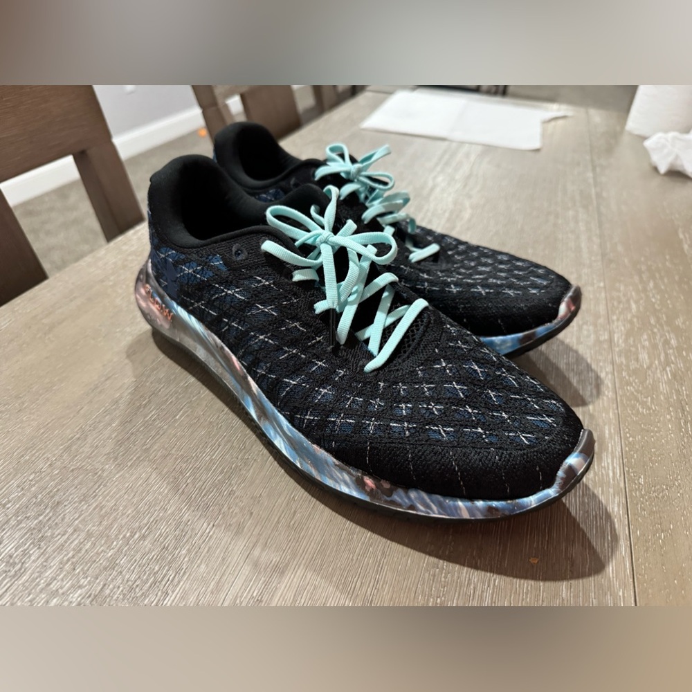 Men’s Under Armour Flow Velocity Wind 2 size 12